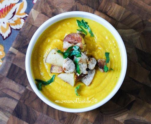 Curried Cauliflower and Apple Soup